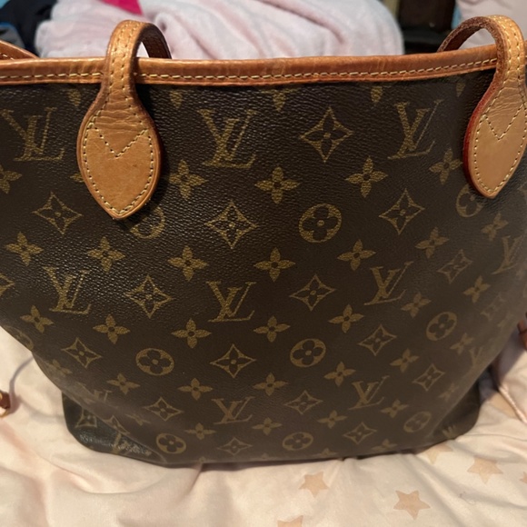 Louis Vuitton Bag - Picture 3 of 4